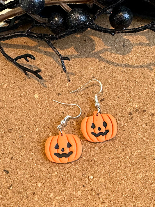 Jack-o’-lantern Dangle